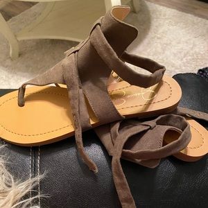 *SOLD Women’s Jessica Simpson sandals. NWOT